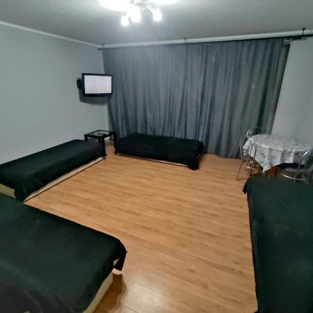 3030 Jana Spychalskiego 32 - Tanie Pokoje W Apartamencie - Samodzielne Zameldowanie - Self Check In Poznań Exteriör bild
