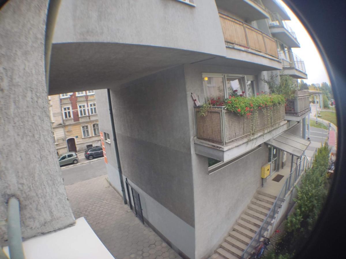 3030 Jana Spychalskiego 32 - Tanie Pokoje W Apartamencie - Samodzielne Zameldowanie - Self Check In Poznań Exteriör bild