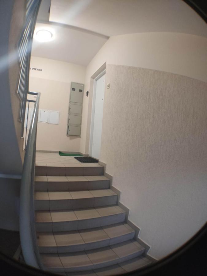 3030 Jana Spychalskiego 32 - Tanie Pokoje W Apartamencie - Samodzielne Zameldowanie - Self Check In Poznań Exteriör bild