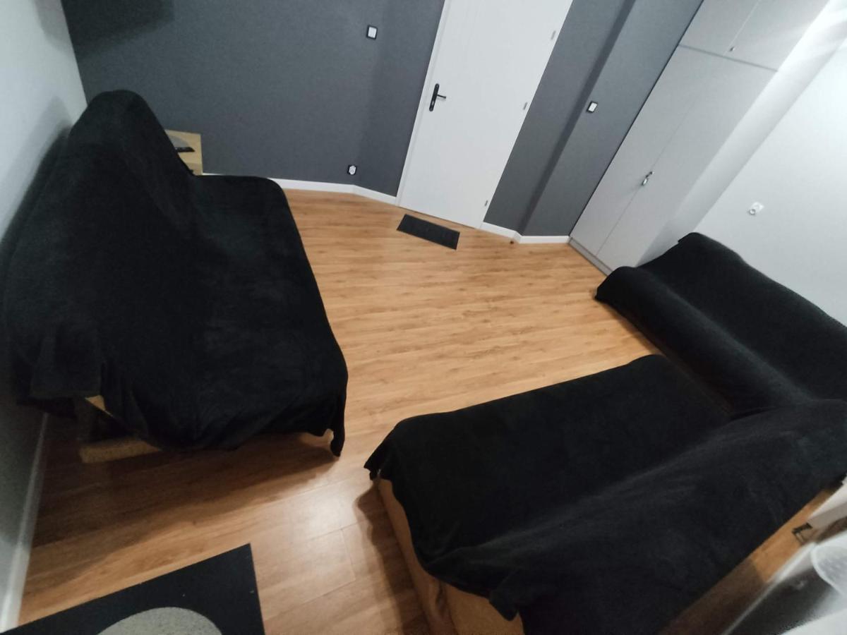 3030 Jana Spychalskiego 32 - Tanie Pokoje W Apartamencie - Samodzielne Zameldowanie - Self Check In Poznań Exteriör bild