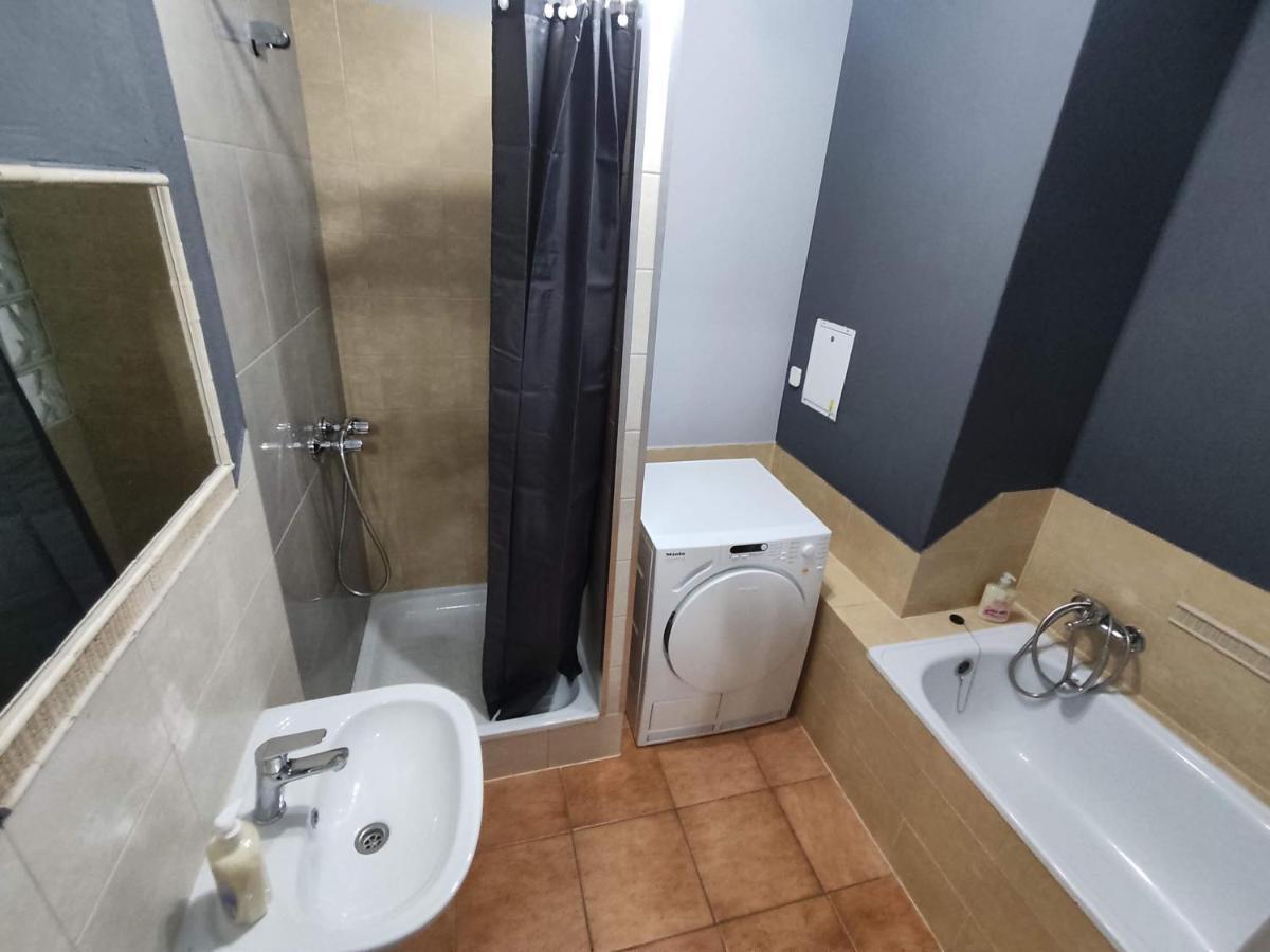 3030 Jana Spychalskiego 32 - Tanie Pokoje W Apartamencie - Samodzielne Zameldowanie - Self Check In Poznań Exteriör bild